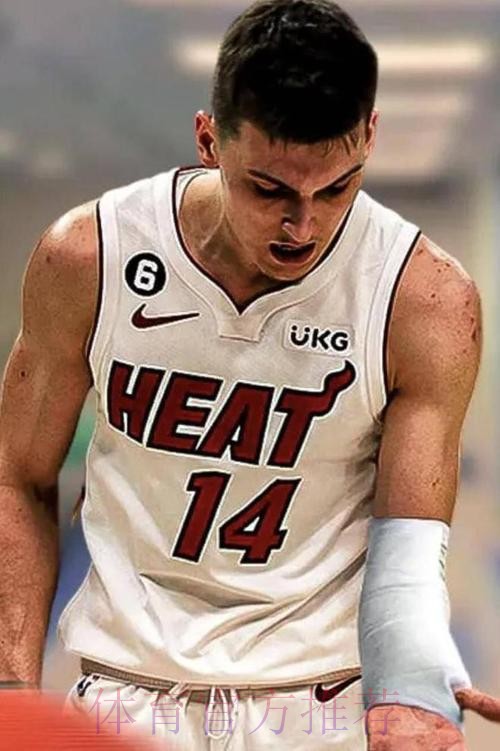 热火记者:希罗存在肋软骨连接处问题,不太可能出战五连客 热火记者:希罗存在肋软骨连接处问题,不太可能出战五连客